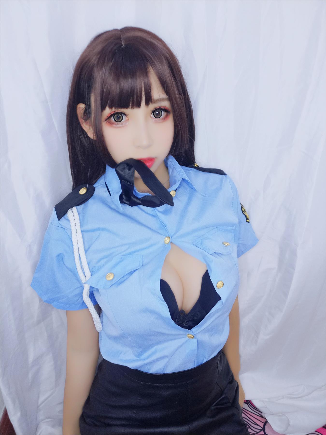 小酥酱（黑米粥）蓝色制服 [16P-112MB] 网红少女-第2张