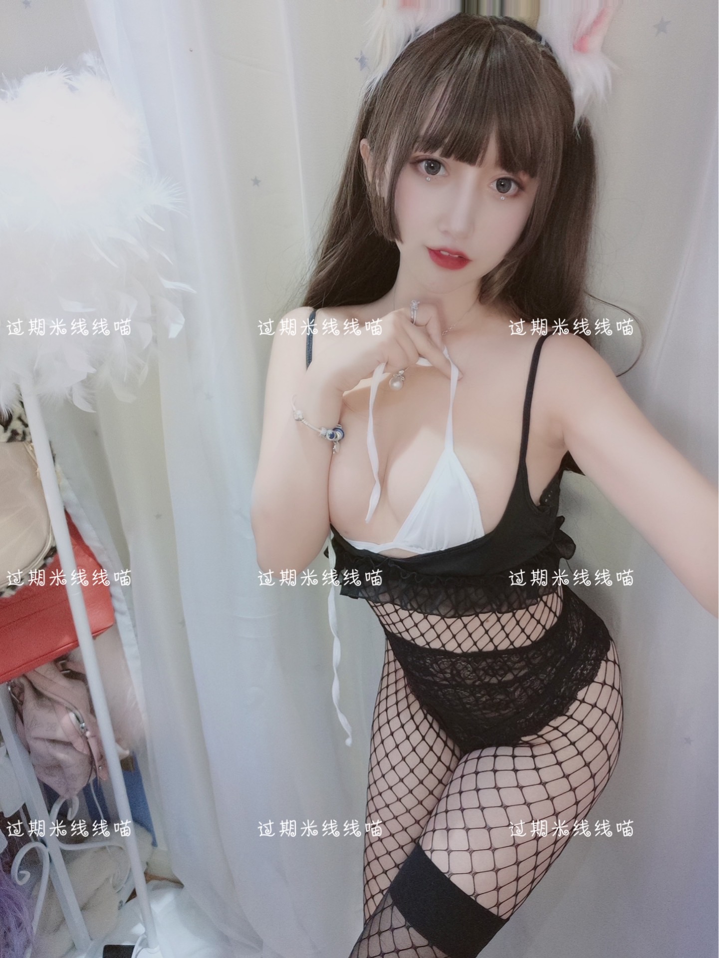 过期米线线喵 网袜 [22P-10MB] 网红少女-第2张