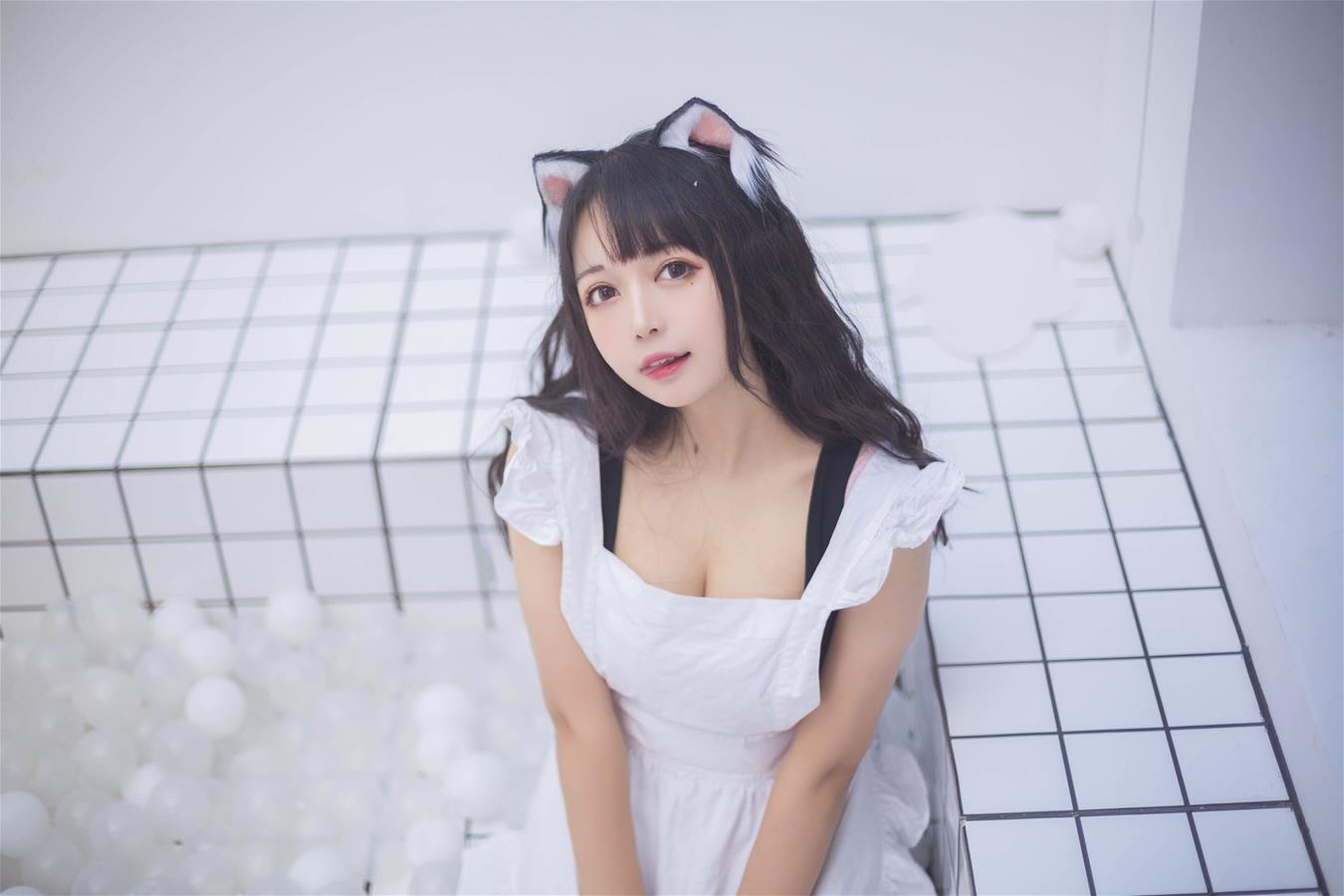 黑猫猫 海洋球喵 [9P-9MB] 网红少女-第1张